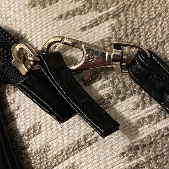 D-fusion black handbag purse - removable shoulder strap - animal print - zipper - Picture 5 of 7